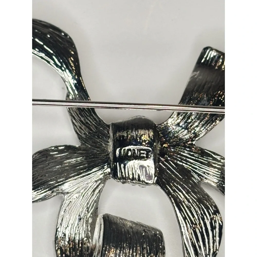 Vintage Signed Monet Bow Clear Crystals Textured SilverTone 2